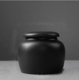 Midi Urn &#039;Ceramic Black&#039; - AU005C